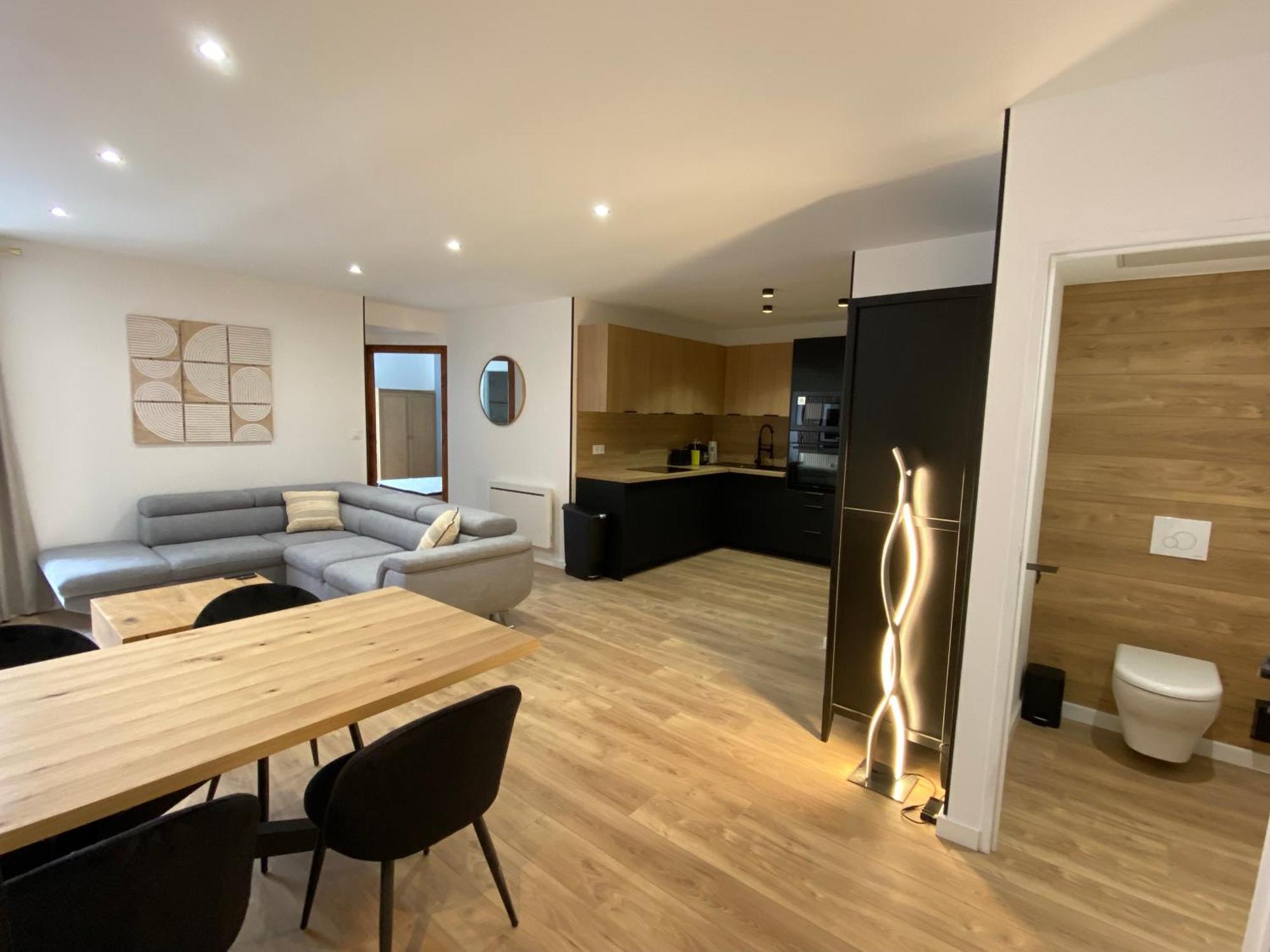 Madonna Elegance, Proche Sanctuaire, 95M2 Apartment Lourdes Exterior photo