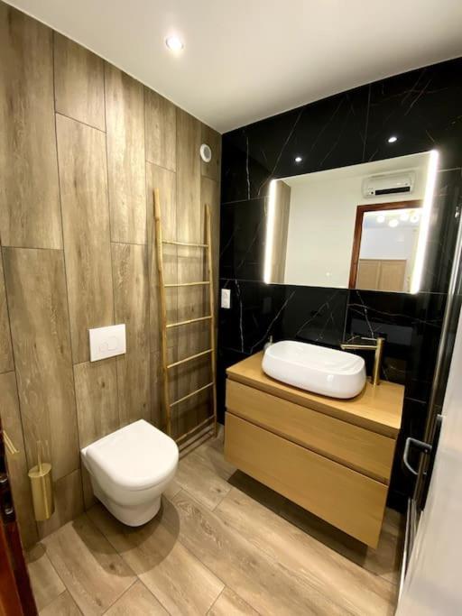 Madonna Elegance, Proche Sanctuaire, 95M2 Apartment Lourdes Exterior photo
